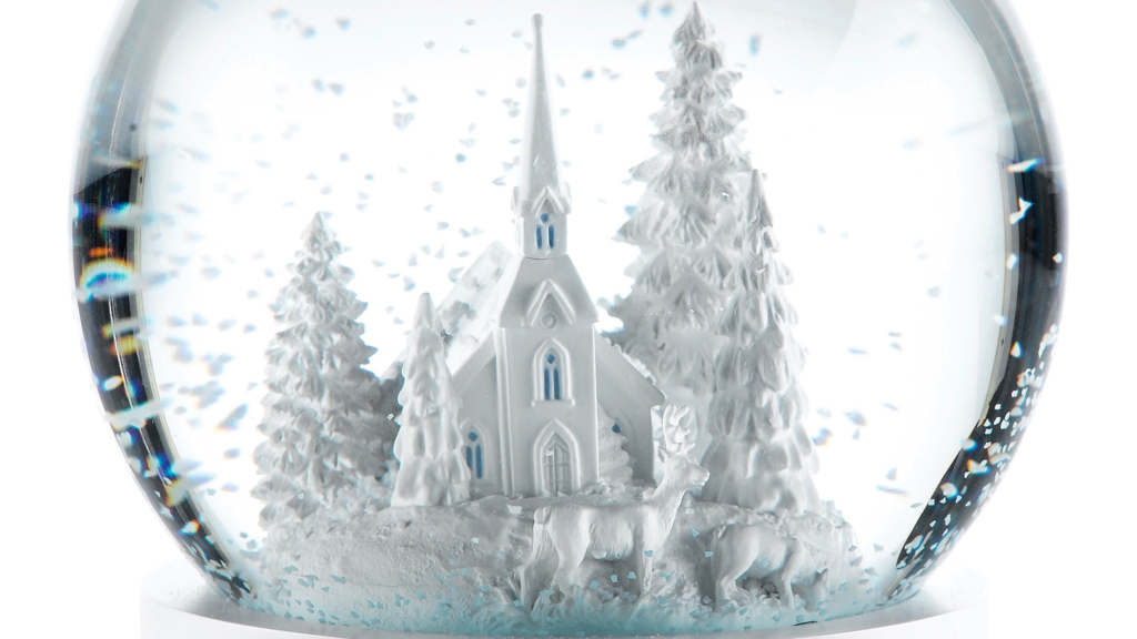 ウェッジウッドのクリスマス限定スノードーム、もみの木や白亜の教会を