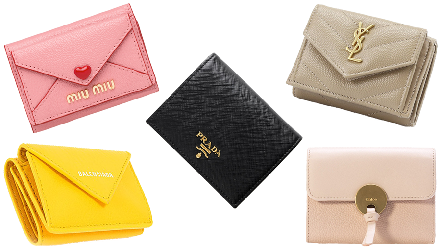 流行の『ミニ財布』バレンシアガやMiuMiuのレター型など、人気のブランド・デザインをピックアップ – Charmey